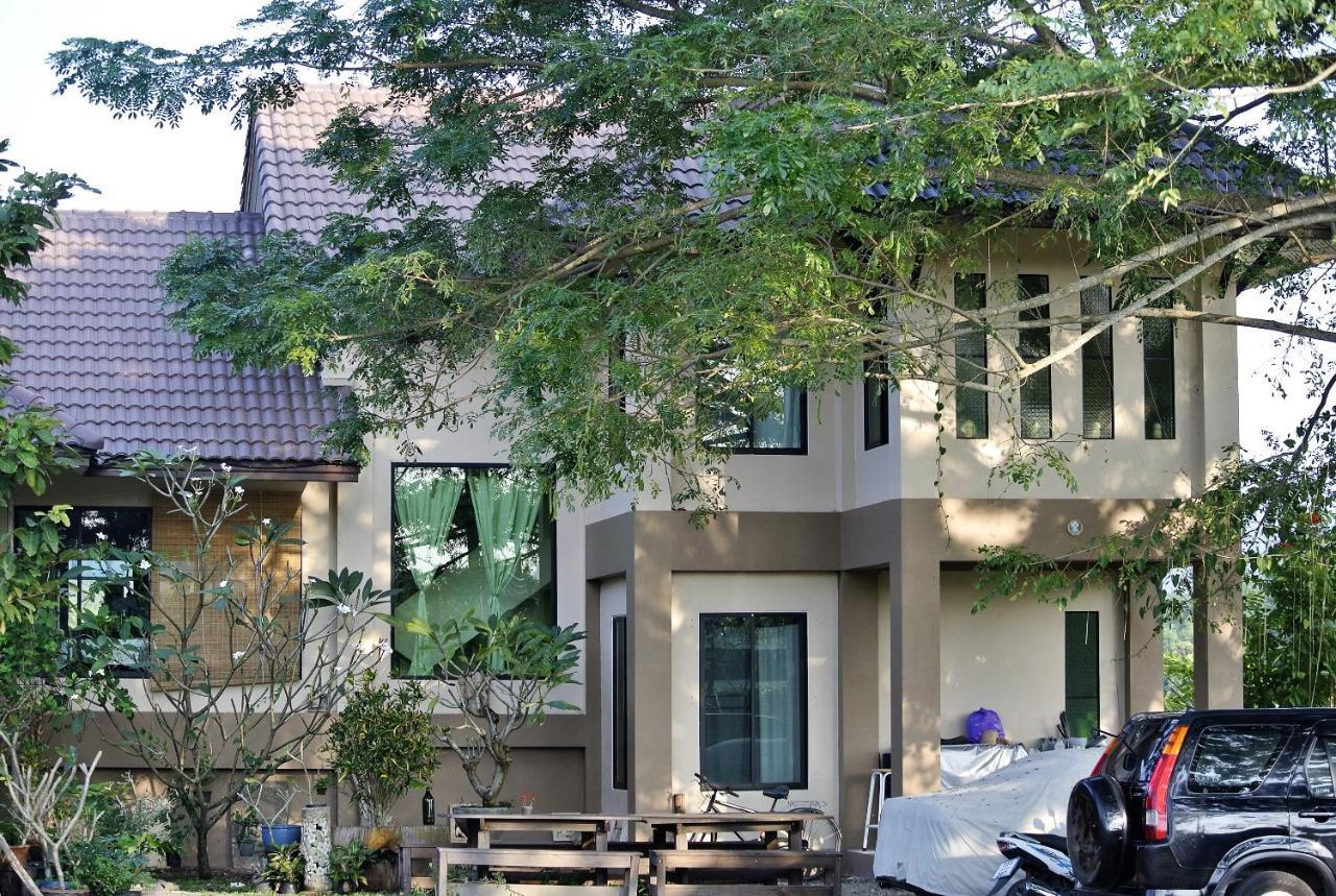 Bed and Breakfast Jamjuree Garden Ban Thung Ma Nieo Екстер'єр фото