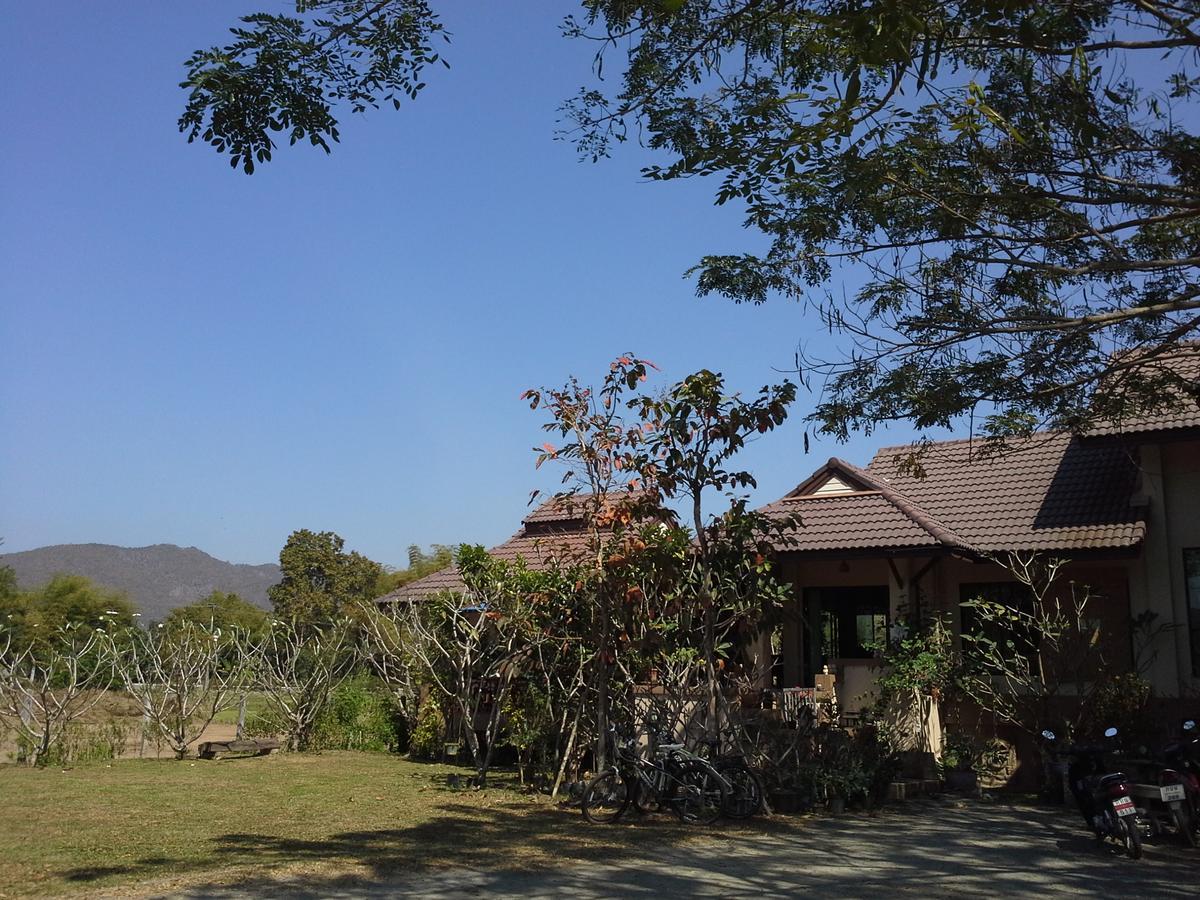 Bed and Breakfast Jamjuree Garden Ban Thung Ma Nieo Екстер'єр фото